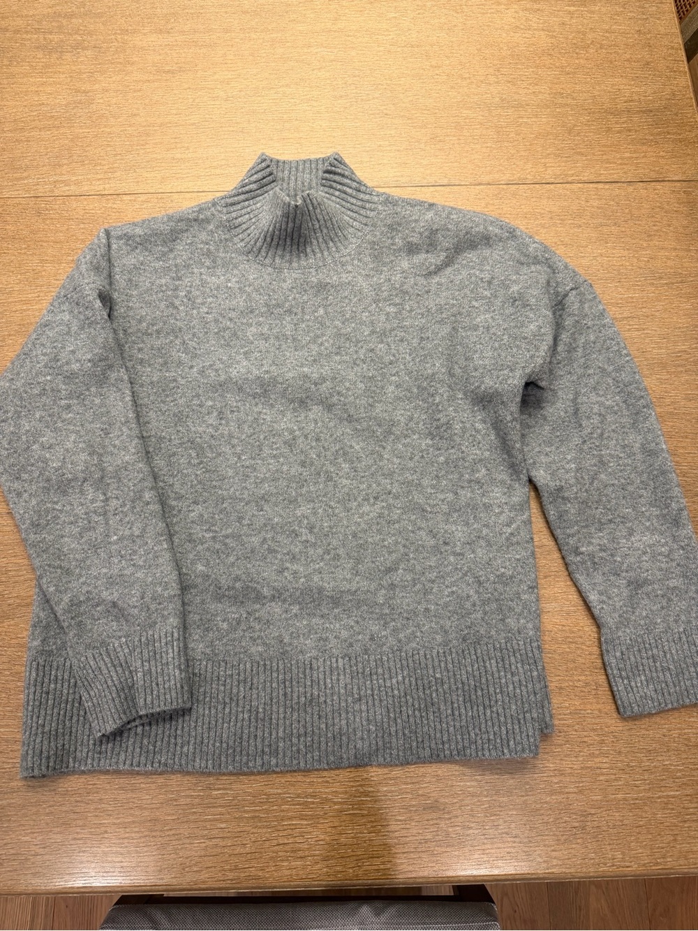 LOFT Women's Grey Turtleneck Sweater